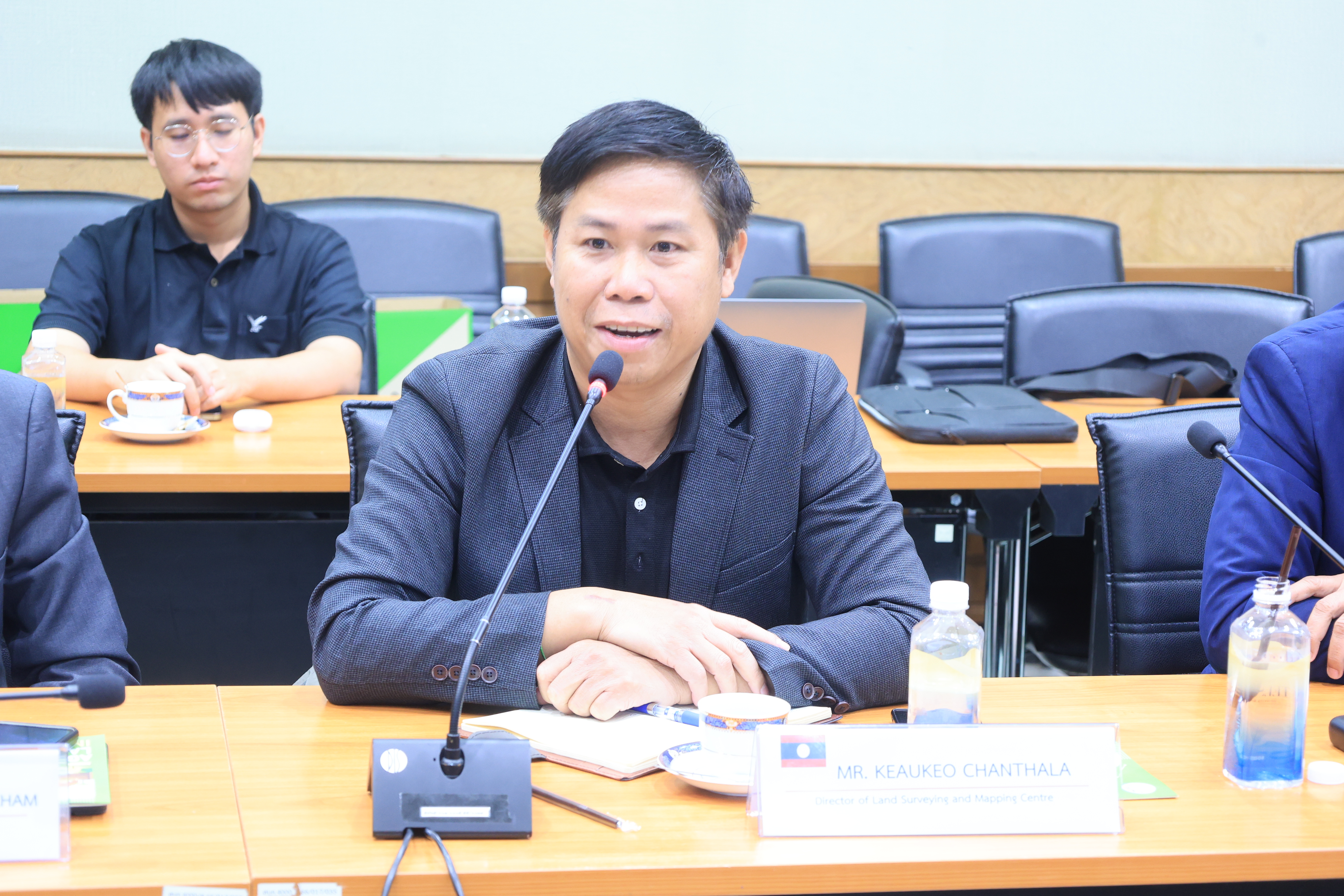 title - ส.ป.ก. ต้อนรับคณะผู้บริหารและเจ้าหน้าที่จากกรมบริหารและจัดการที่ดิน สปป.ลาว 